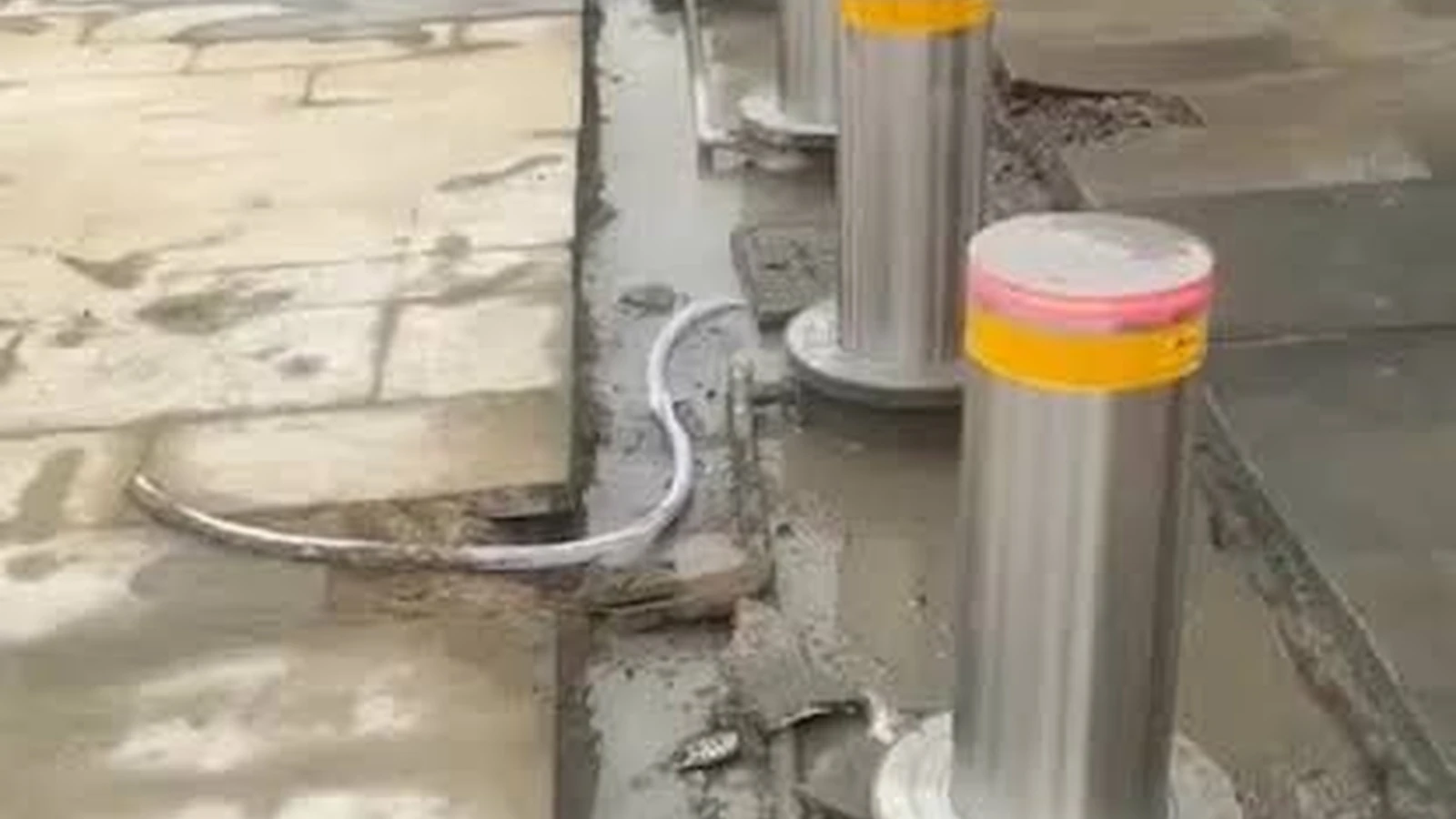 البوابات والحواجز الأمنية